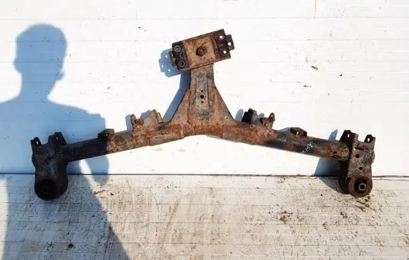 Hyundai Trajet Rear subframe 