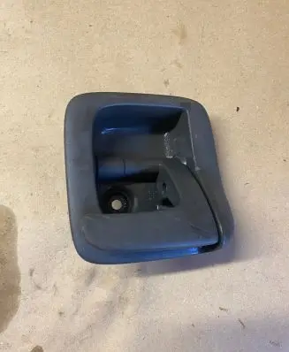 Engine bonnet (hood) release handle