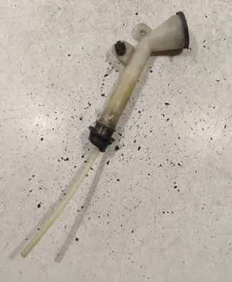 Peugeot 607 Window washer liquid tank fill tube 9629543480