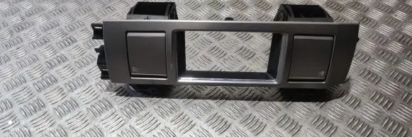 Jaguar XF X250 Dash center air vent grill EFB352