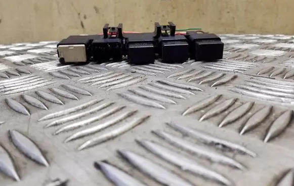 Subaru Outback Fuse module