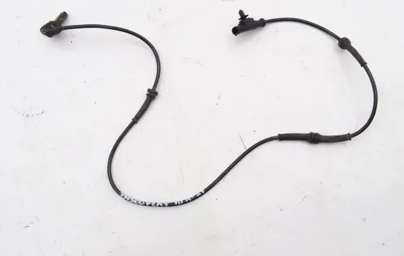 Land Rover Discovery 3 - LR3 ABS brake wheel speed sensor SSB500092