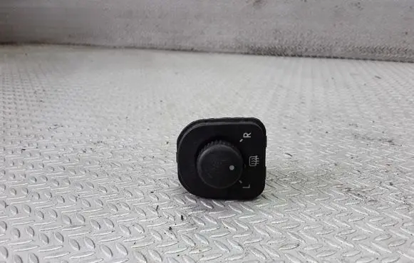 Volkswagen Golf V Wing mirror switch 1K0959565A