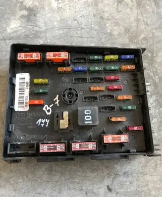 Volkswagen PASSAT B7 Fuse module 3C0937125A 63595743