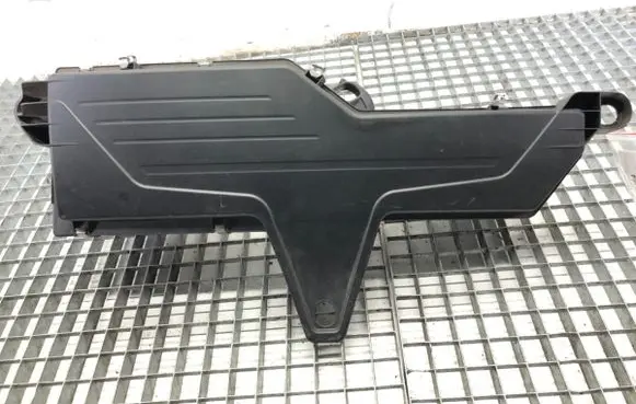 BMW 4 F32 F33 Air filter box 70518554