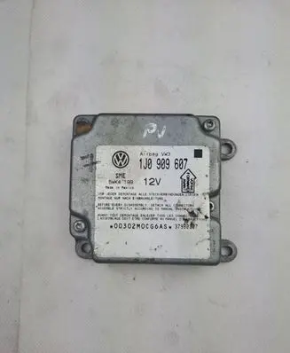 Volkswagen PASSAT B5 Airbag control unit/module 1J0909607 5WK4199