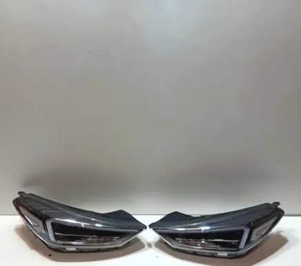 Hyundai Tucson TL Headlight/headlamp 92102D7700 92101D7700