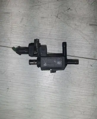 Volvo XC70 Turbo solenoid valve 30670448 72224011 13T190