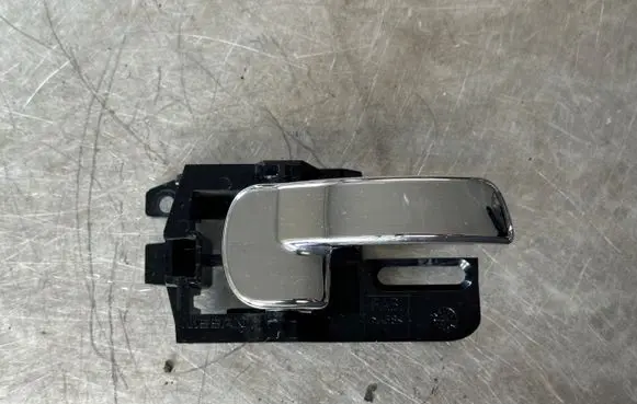 Nissan Qashqai Front door interior handle 80670JD0