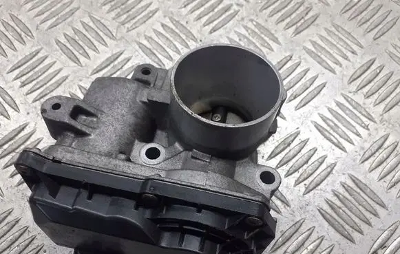 Renault Clio III Throttle body valve 8200568712D
