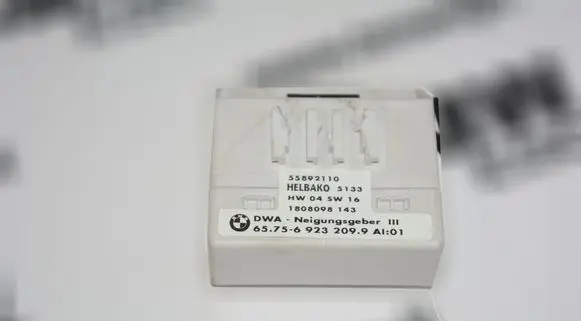 BMW X5 E53 Yaw turn rate sensor 6923209
