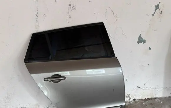 Renault Megane III Front door