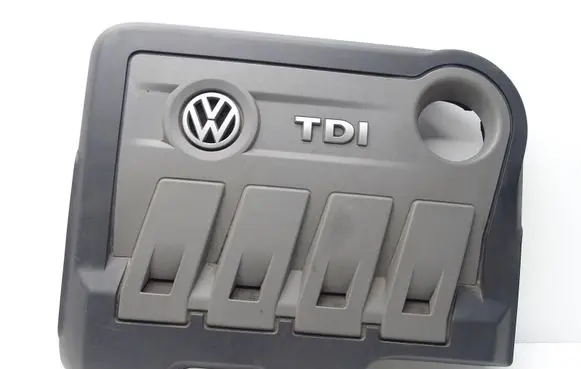 Volkswagen PASSAT B7 Engine cover (trim) 03L103925