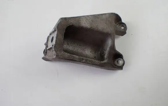 Audi A8 S8 D3 4E Engine mounting bracket 4E0199307BR