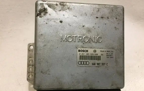Audi A6 S6 C4 4A Engine control unit/module 4A0907557C 0261203599600