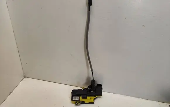 Volvo XC90 Rear door lock 30699756