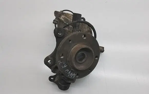 Peugeot 208 Front wheel hub 1607557480