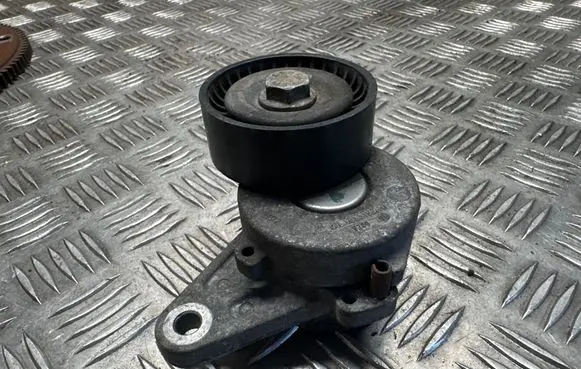 Audi A5 Sportback 8TA Generator/alternator belt tensioner 04l903315a