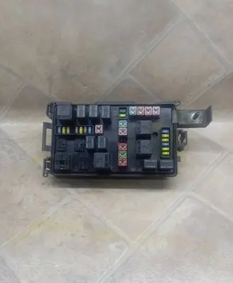 Chrysler 300 - 300C Fuse module P04692031AM 16238AC