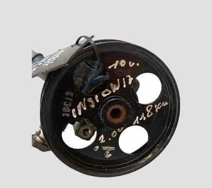 Opel Insignia A Power steering pump 13309336 YS0790M10353