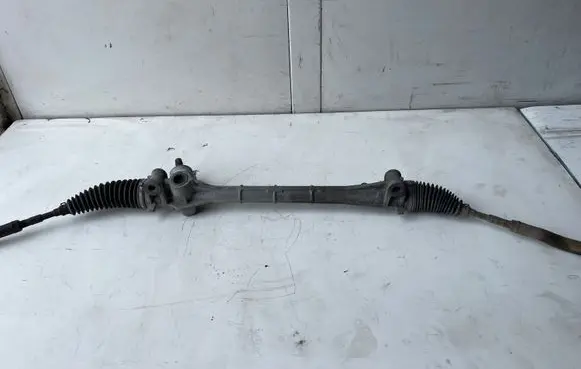 Toyota Avensis T250 Steering rack 4550005040