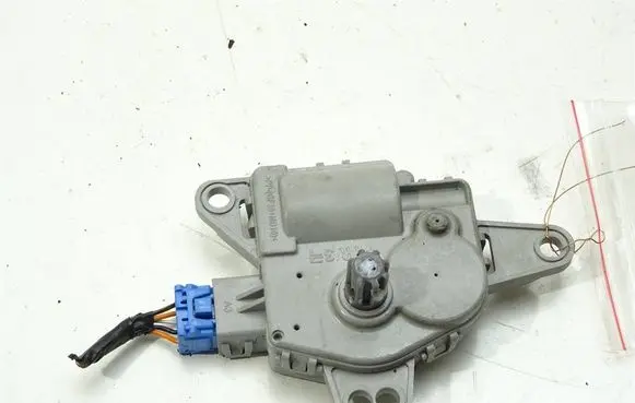 Hyundai Elantra VI Air flap motor/actuator EA1F0-EDFAA02