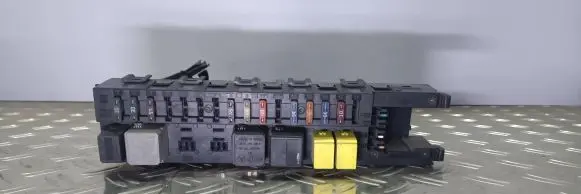 Mercedes-Benz C W203 Fuse module 2095450101