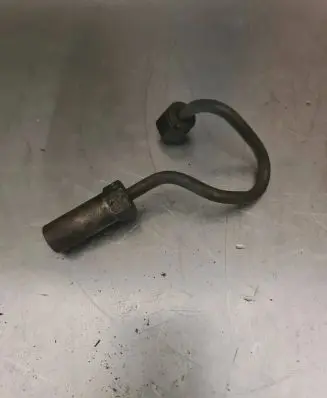 Nissan X-Trail T30 Fuel injector supply line/pipe 