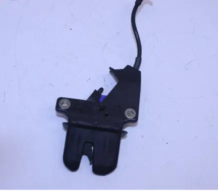 Audi A4 S4 B6 8E 8H Tailgate/trunk/boot lock/catch/latch 8E5827505B CZUS