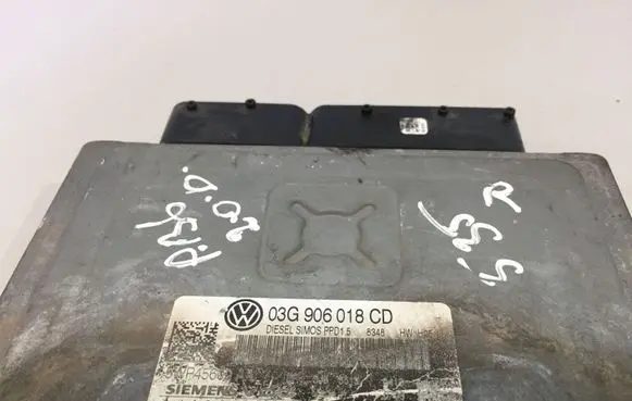 Volkswagen PASSAT B6 Engine control unit/module 03G906018CD