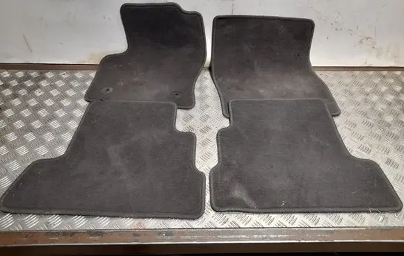 Ford Escape III Car floor mat set EJ5478130D00AA35B8