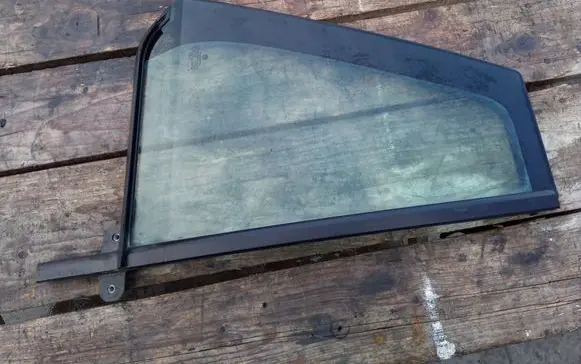Volkswagen Golf Sportsvan Rear vent window glass AS2