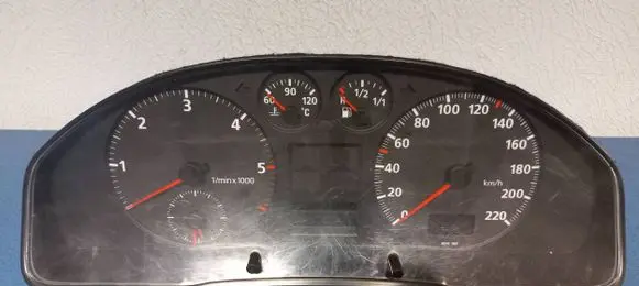 Audi A4 S4 B5 8D Speedometer (instrument cluster) 8D9919033A 110008695008