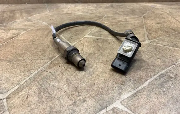 BMW 2 F46 Lambda probe sensor 8572800