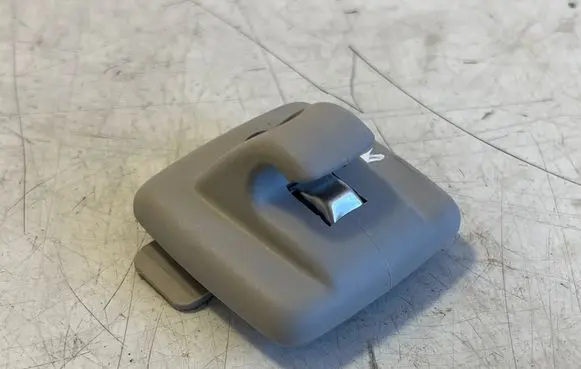 Opel Vivaro Sun visor clip/hook/bracket