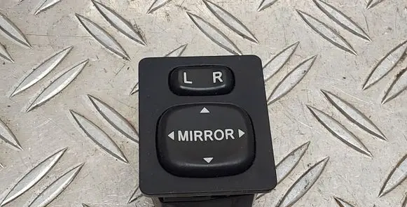 Toyota Yaris Wing mirror switch