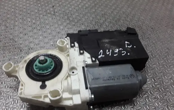 Peugeot 807 Front door window regulator motor 991728205