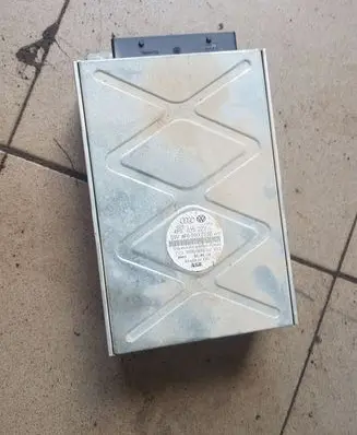 Audi A6 S6 C6 4F Sound amplifier