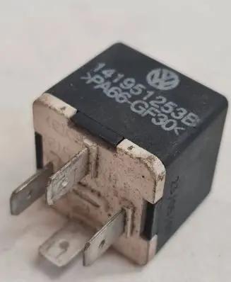 Volkswagen Polo III 6N 6N2 6NF Other relay 141951253B
