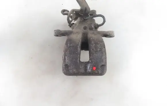 Volkswagen Touran I Rear brake caliper 