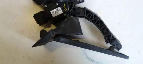 Hyundai Santa Fe Accelerator throttle pedal A06