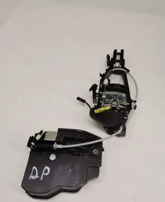 BMW 4 F32 F33 Front door lock 7202150