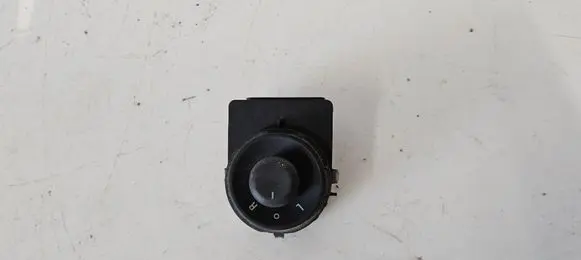 Opel Astra J Wing mirror switch 13271827 0135 211723