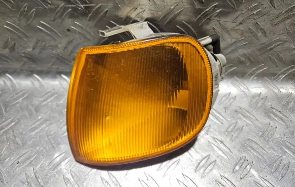 Volkswagen Polo III 6N 6N2 6NF Front indicator light 6N0953049B