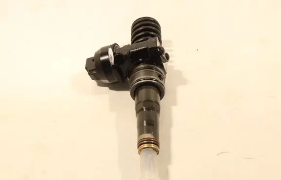 Seat Leon (1P) Fuel injector 0414720313