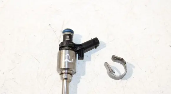 Audi A4 S4 B8 8K Fuel injector 06H906036F 0261500057
