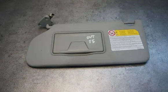 Mitsubishi Outlander Sun visor