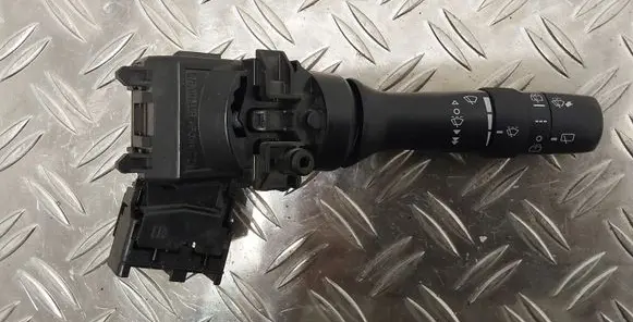Toyota Auris 150 Wiper control stalk 17F582 02411