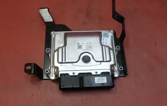 KIA Sportage Engine control unit/module 391992BBC0 9001320354KD