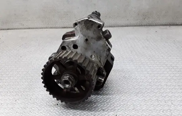 Renault Laguna II Fuel injection high pressure pump 0445010075 8200108225